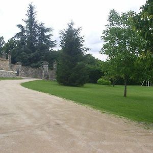 Villa Gite Avec Piscine Chauffee, Jacuzzi Et Jardin Prive - Fr-1-653-156 Charras Exterior photo