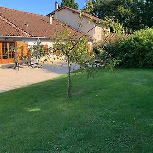 Villa Gite La Combe Pour Les Amateurs De Nature Saint-Etienne-du-Bois  Exterior photo