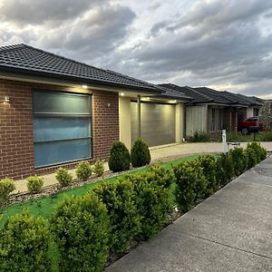 Villa Family Friendly House Cranbourne Exterior photo