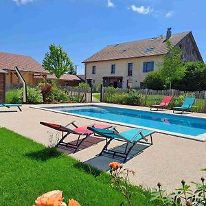 Hotel La Pause O Logis Saint-Laurent-du-Jura Exterior photo