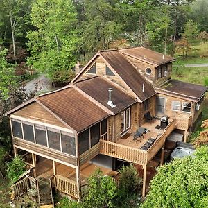 Villa Huge Chalet Cabin W Hot Tub, Wraparound Deck, Wifi Great Cacapon Exterior photo