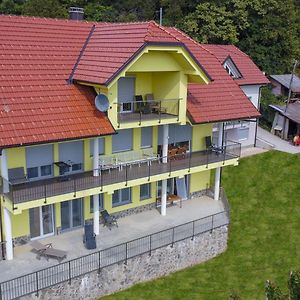 Ferienwohnung Yellow House Grabrovec Metlika Exterior photo