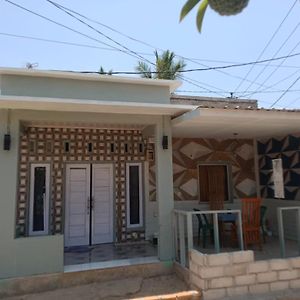 Waru Homestay Gili Gede Exterior photo