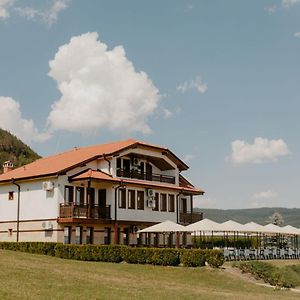 Villa Kesta Za Gosti Rai Kormyansko Exterior photo