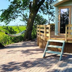 Villa Tiny House Aan De Dokkumer Ee Jelsum Exterior photo