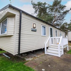 Hotel Beautiful 8 Berth Caravan At Wild Duck Haven Park In Norfolk Ref 11195Sc Great Yarmouth Exterior photo