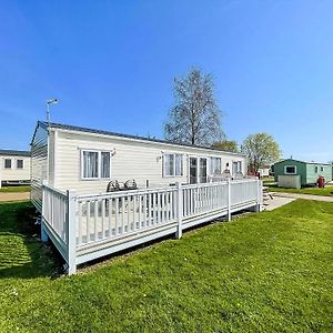 Hotel Beautiful 6 Berth Caravan At Breydon Water Nearby Great Yarmouth Ref 10056B Belton with Browston Exterior photo