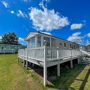 Hotel Lovely Caravan With Decking At Breydon Water In Norfolk Ref 10027Rp Belton with Browston Exterior photo