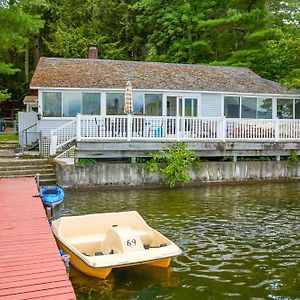 Villa Renovated Lakefront House With Dock Pets Welcome! New Marlborough Exterior photo