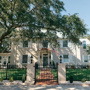 The Carriage House Inn Bed And Breakfast Southport Exterior photo