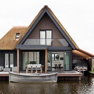 Modern Watervilla With Three Bathrooms, At The Frisian Lakes Ossenzijl Exterior photo