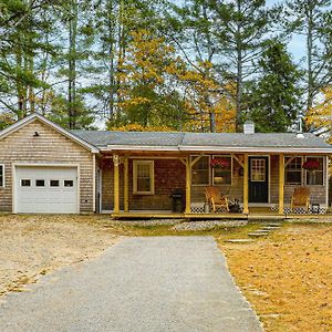 New London Cottage Lake Access And Grill Exterior photo