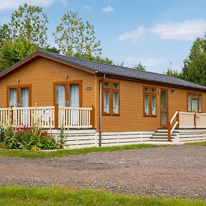 Otters Mead Boutique Lodges Beetley Exterior photo