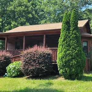 Villa Get-Away Cabin Columbus Exterior photo