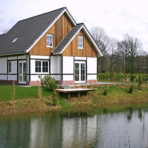 Villa Half-timbered house with dishwasher Susteren Exterior photo