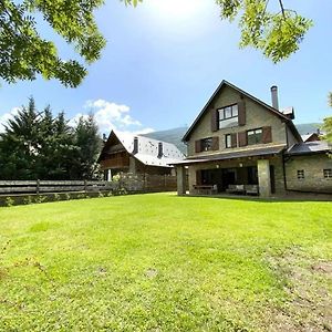 Villa Spacious Alpine Escape In Alp, Spain Exterior photo