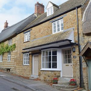 Villa The Old Sweet Shop Hook Norton Exterior photo