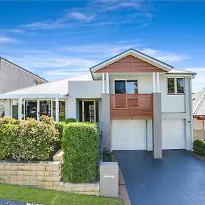 Entire Home In Park Central - Family-Friendly Getaway - Walk To Parks, Shops And Transport In Macarthur Campbelltown Exterior photo