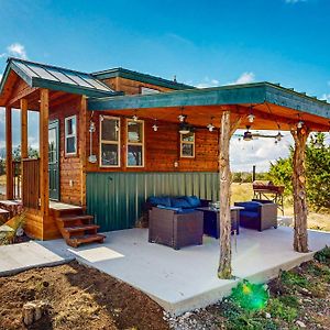 Hotel Green Cabin On The Ranch Harper Exterior photo