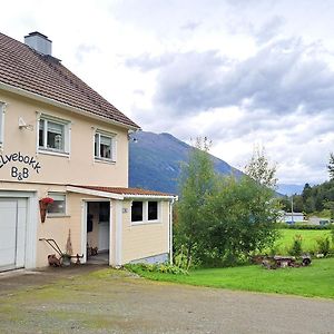 Bed and Breakfast Elvebakk Bed & Breakfast Reed Exterior photo