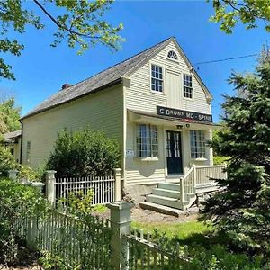 Villa The Doctor 1781 House On The Litchfield Green Exterior photo