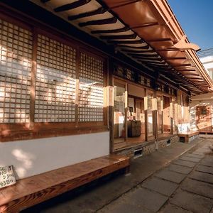 Hotel Jeonju Pusil Hanok Pension Exterior photo