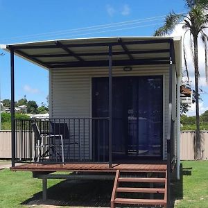 Aparthotel Blue Dolphin Caravan Park Yeppoon Exterior photo