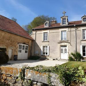 Bed and Breakfast Le Pasteur Danseur Graffigny-Chemin Exterior photo