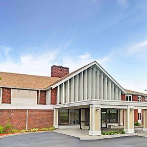 Hotel Ramada By Wyndham Seekonk Providence Area Exterior photo