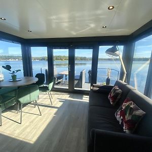 Villa Houseboat Marina Mookerplas 4-6 Persons Plasmolen Exterior photo