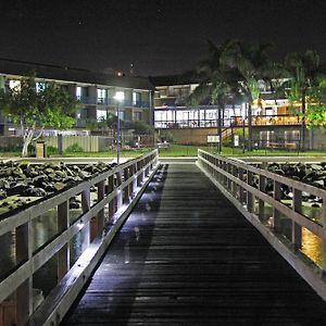 Motel Mariners On The Waterfront Batemans Bay Exterior photo