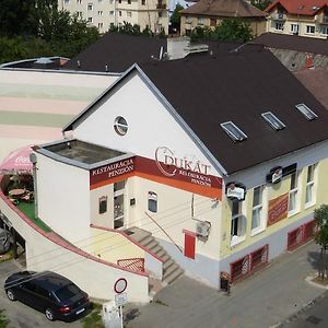 Hotel Penzion Dukat Prešov Exterior photo