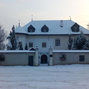 Ferienwohnung Castle Kastiel Kotešová Exterior photo