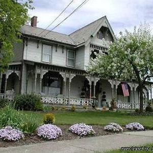 Rocking Horse Inn Ravenna Exterior photo