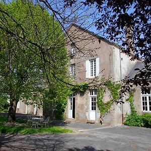 Bed and Breakfast La Bonne Ecole Les Landes-Genusson Exterior photo