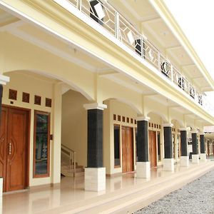 Hotel Milik Kita Magelang Exterior photo