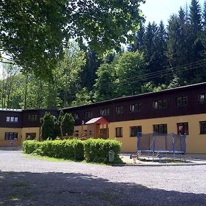 Hotel Penzion Zatisi Komorní Lhotka Exterior photo