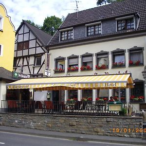 Hotel Im Burghof Altenahr Exterior photo