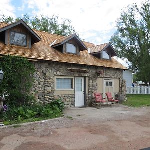 Bed and Breakfast The Cobblestone Manor Cardston Exterior photo