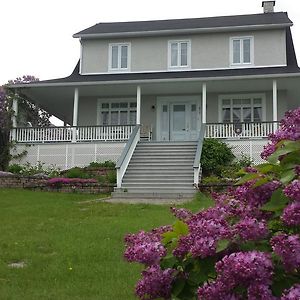 Bed and Breakfast Auberge Gite Maison Des Lilas La Malbaie Exterior photo