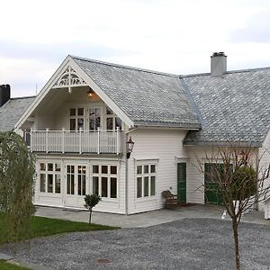 Ferienwohnung Alnes Gard Ålesund Exterior photo