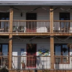 Bed and Breakfast Gite Au Vieux Pommier Tadoussac Exterior photo