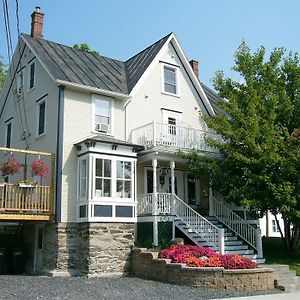 Hotel Auberge Marquis De Montcalm Sherbrooke Exterior photo