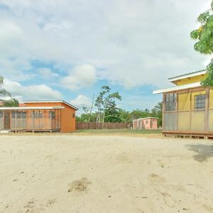 Villa Oceanus Cabanas Dangriga Exterior photo