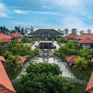 Tok Aman Bali Beach Resort @ Beachfront Kampong Ayer Tawar  Exterior photo