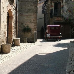 Apartment  Castel di Tora Exterior photo