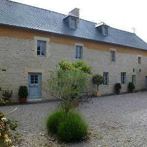 Villa La Ferme De Mestry Castilly Exterior photo