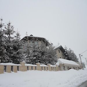 Hotel Faqra Palace Mzaar Kfardebian Exterior photo