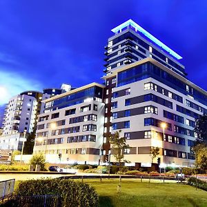 Linx Apartments Skyline Plaza Basingstoke Exterior photo