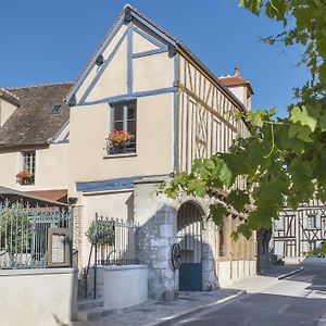 Hôtel Aux Vieux Remparts, The Originals Relais  Provins Exterior photo